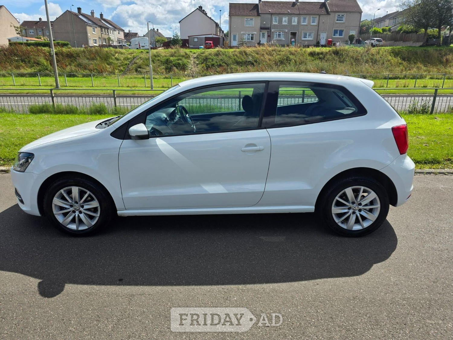 Volkswagen Polo 2015 - Cars in Shotts