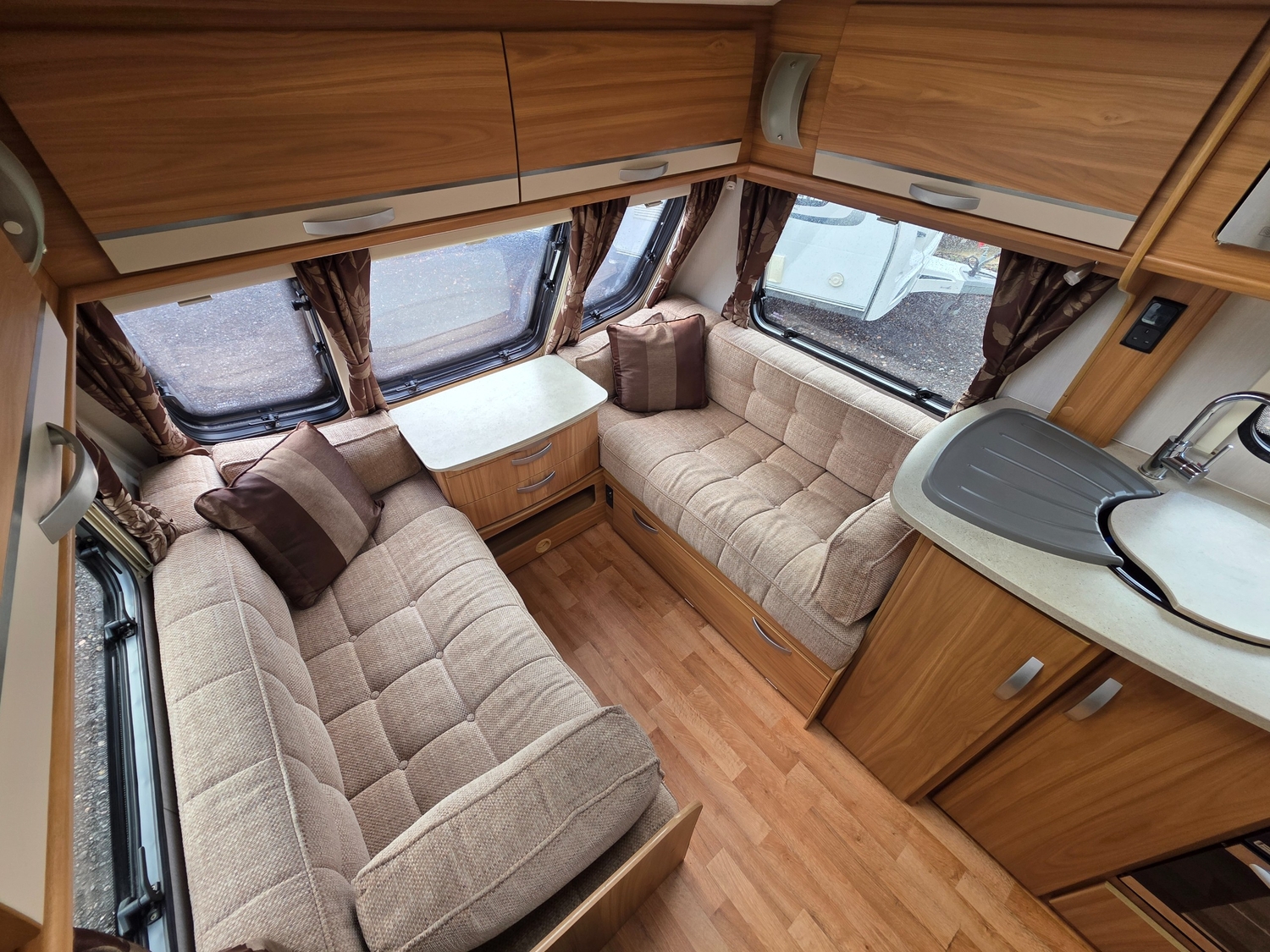 Lunar Quasar 554 2013 - Motorhomes & Caravans