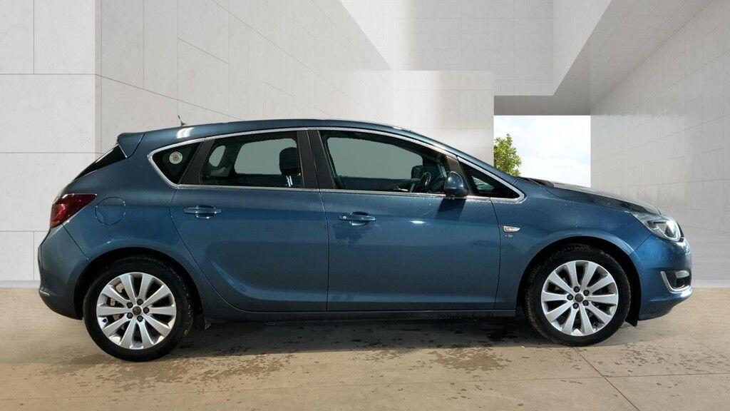[ berth ]Vauxhall Astra