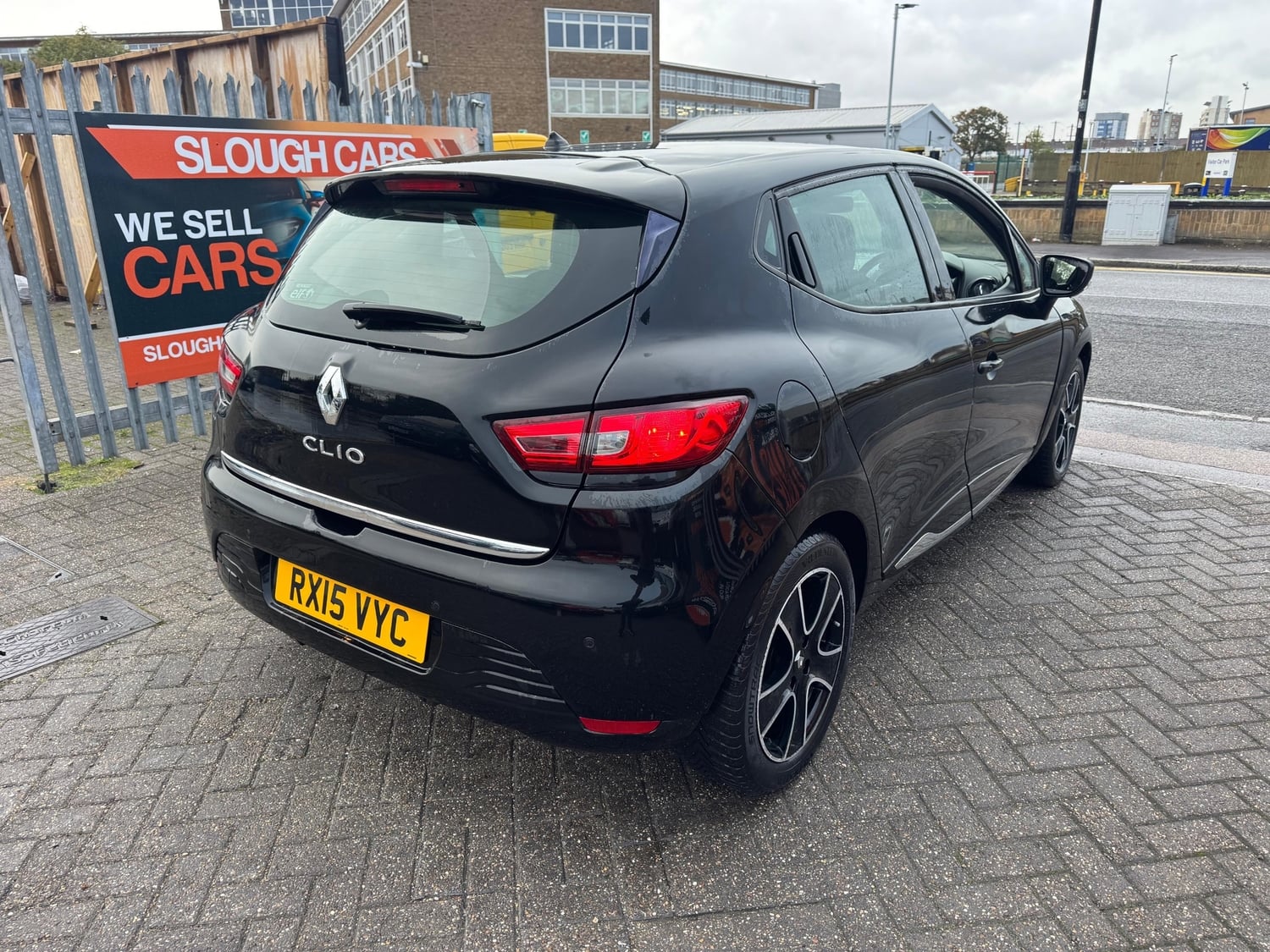 Renault Clio 2015 - Cars in Slough