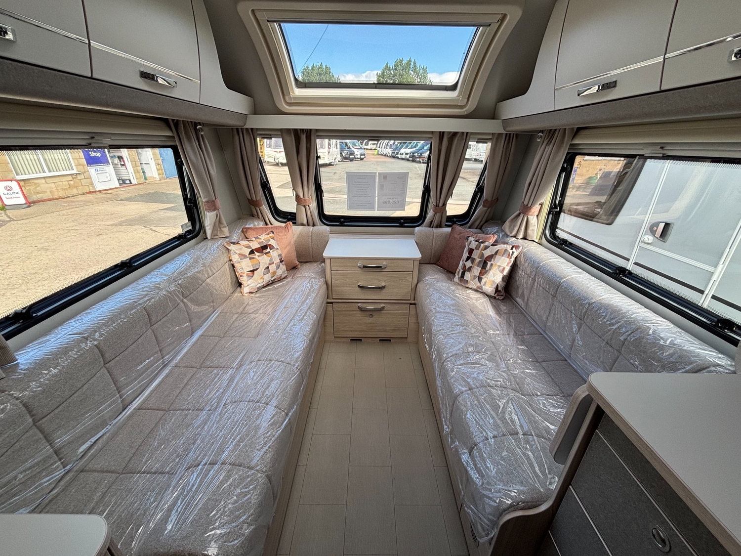 [ berth ]Elddis Avante
