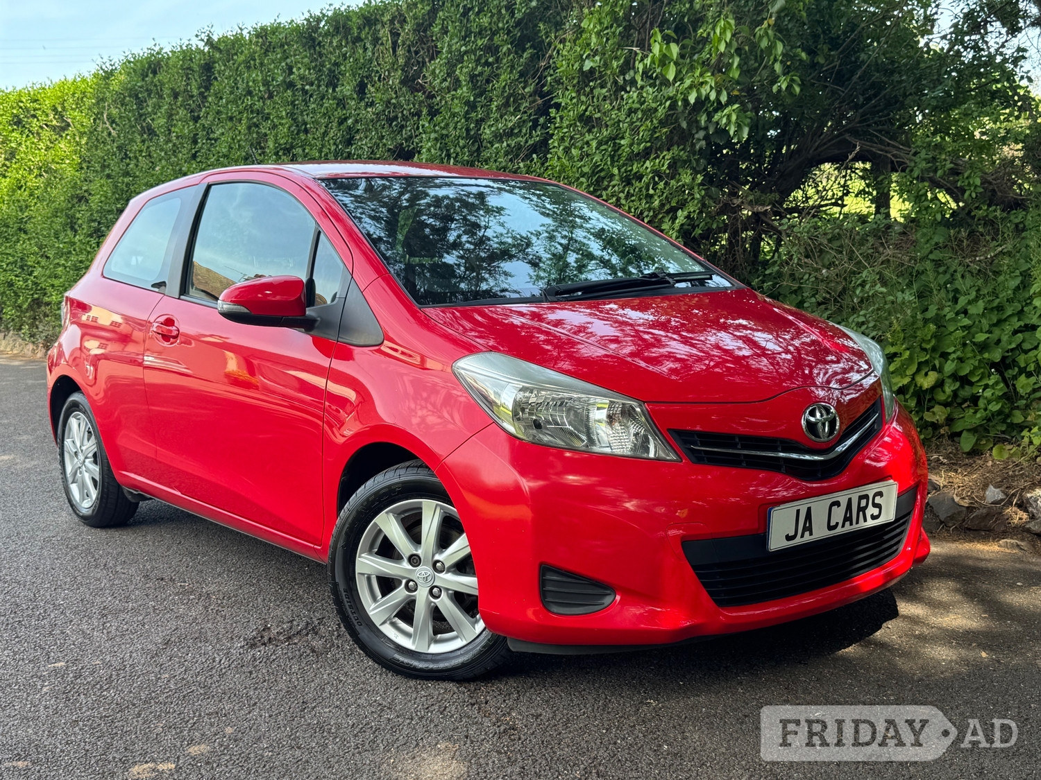 Toyota Yaris 2012 in Exeter