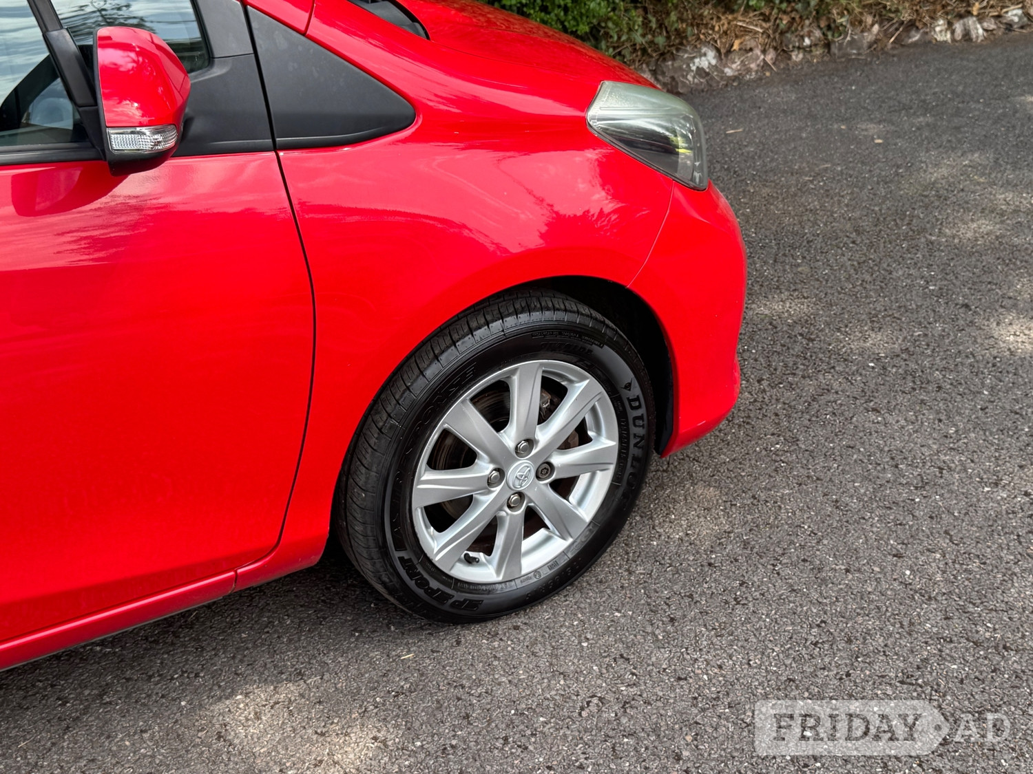 Toyota Yaris 2012 - Cars