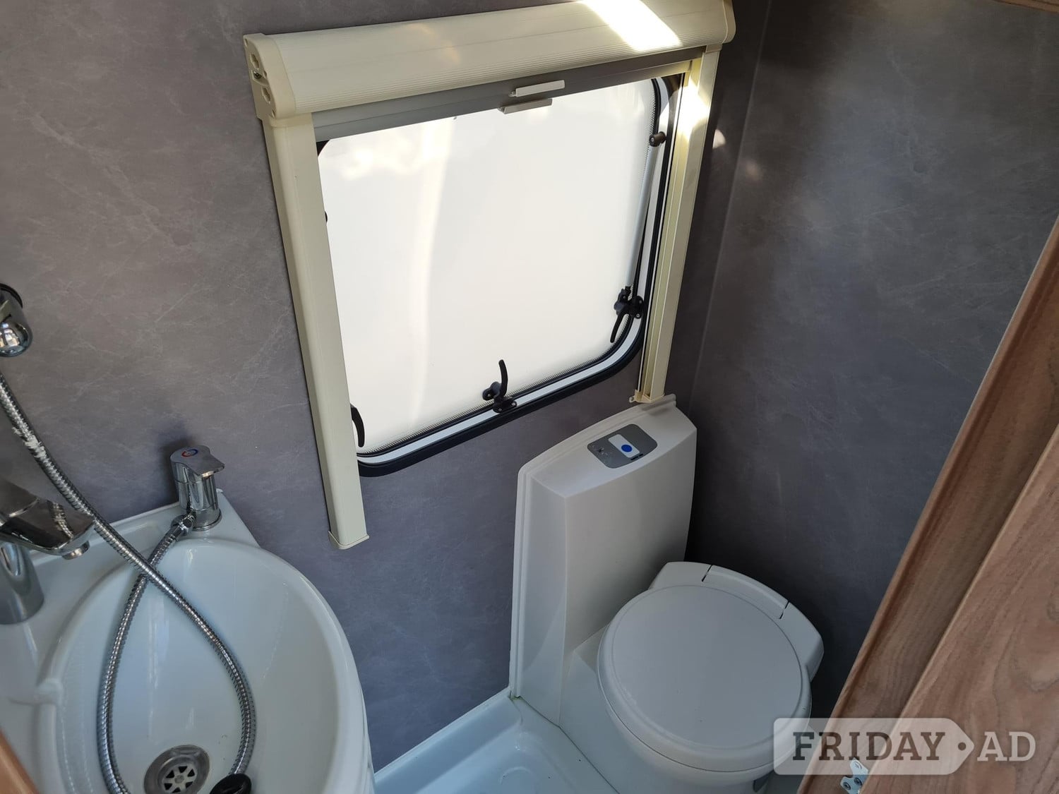 [2 berth ]Swift Sprite Compact