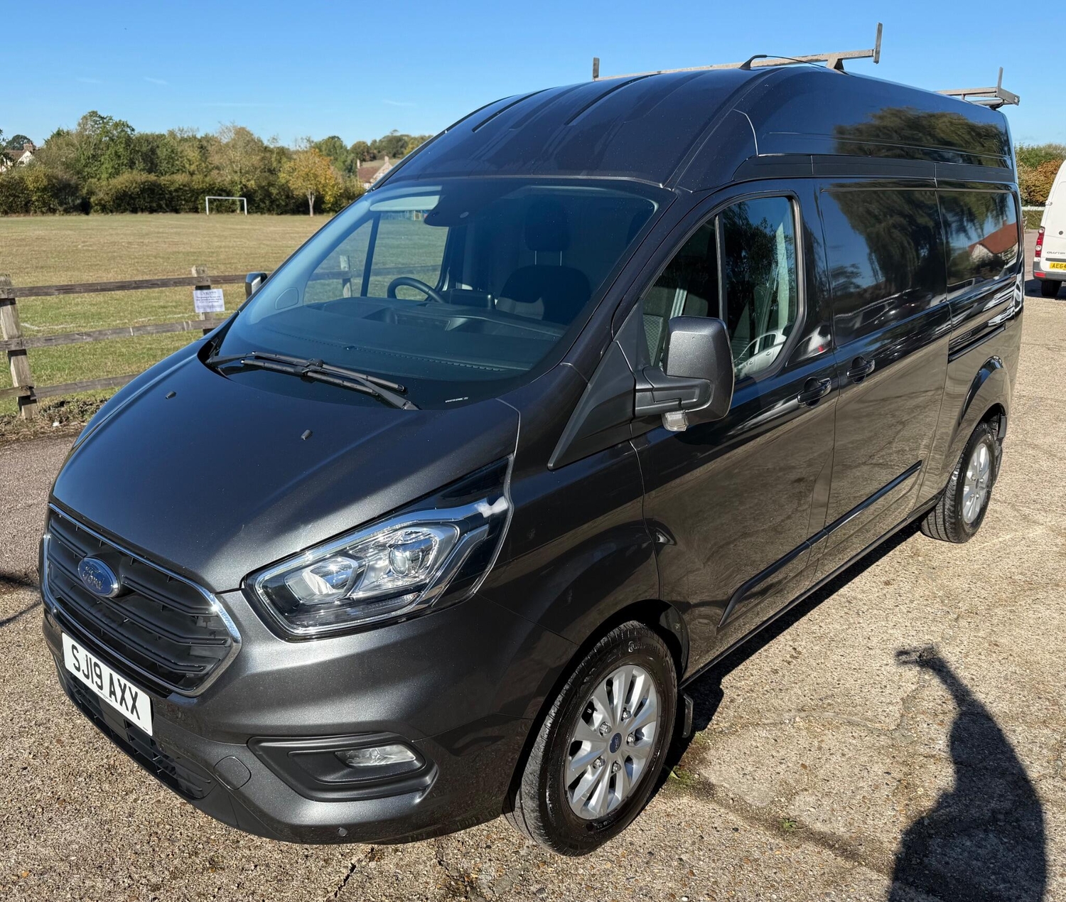 [ berth ]Ford Transit Custom