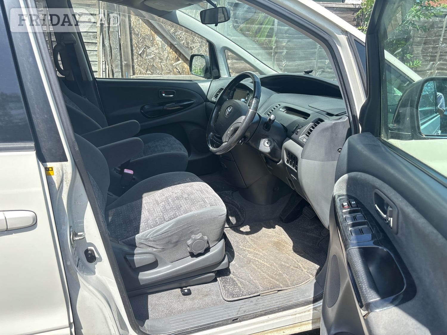 [ berth ]Toyota Estima
