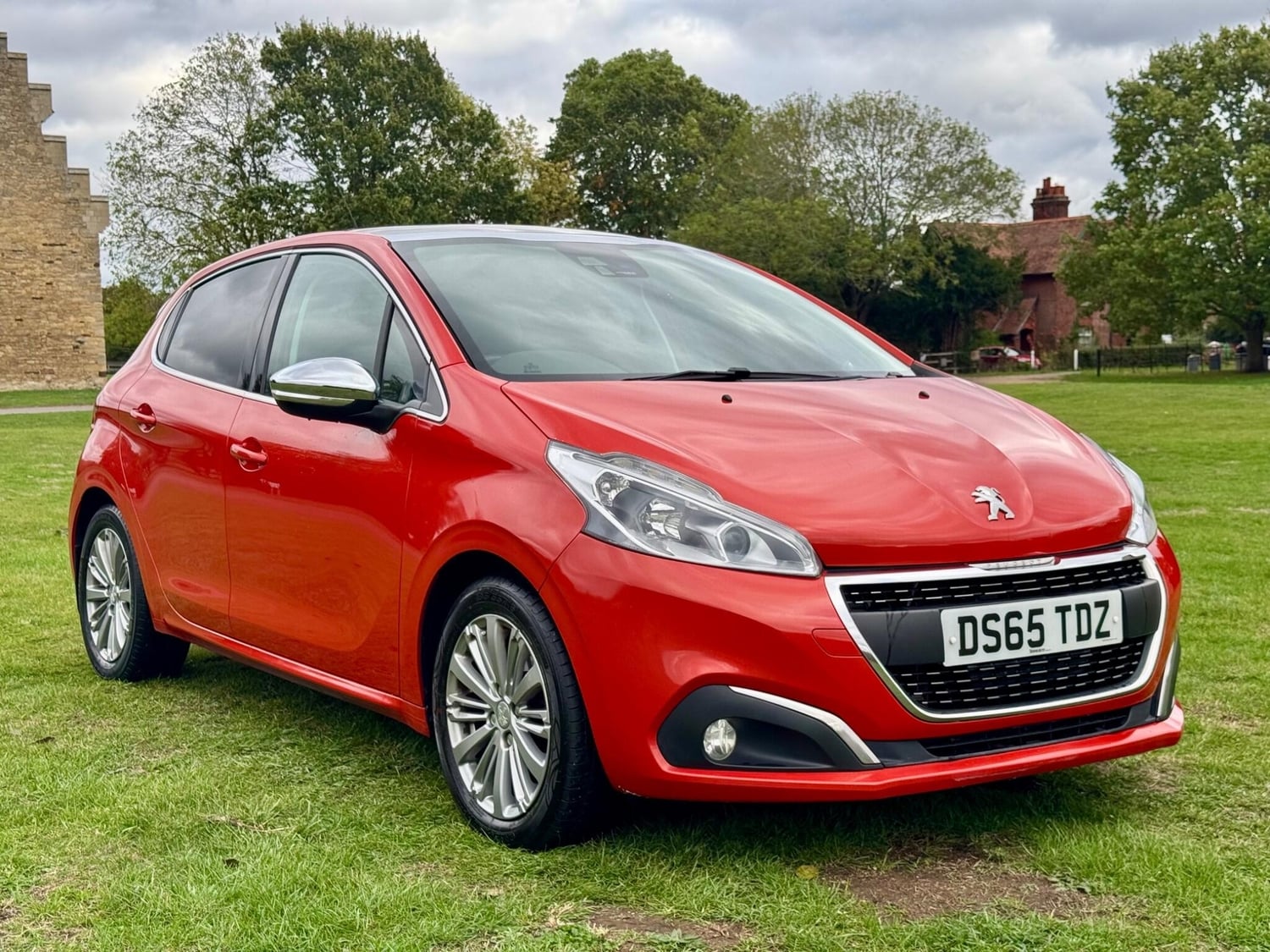 Peugeot 208 2015 - Cars