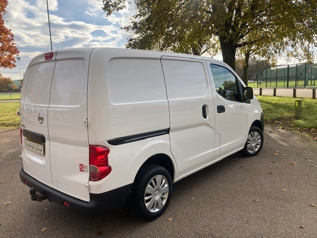 [ berth ]Nissan NV200