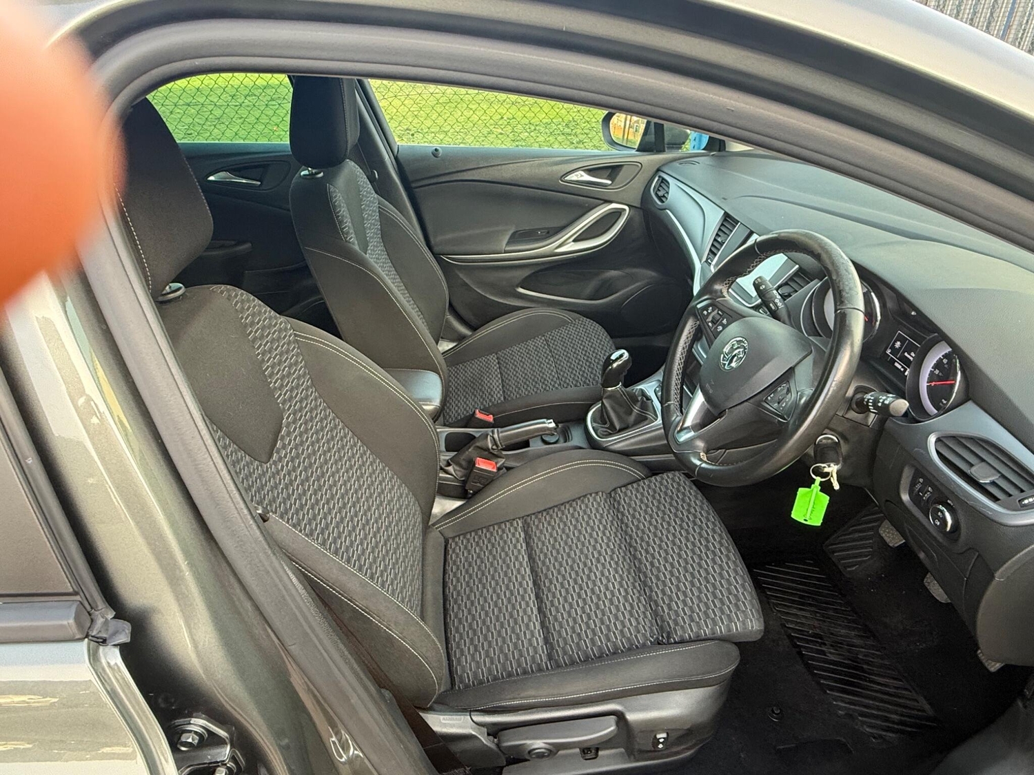 [ berth ]Vauxhall Astra