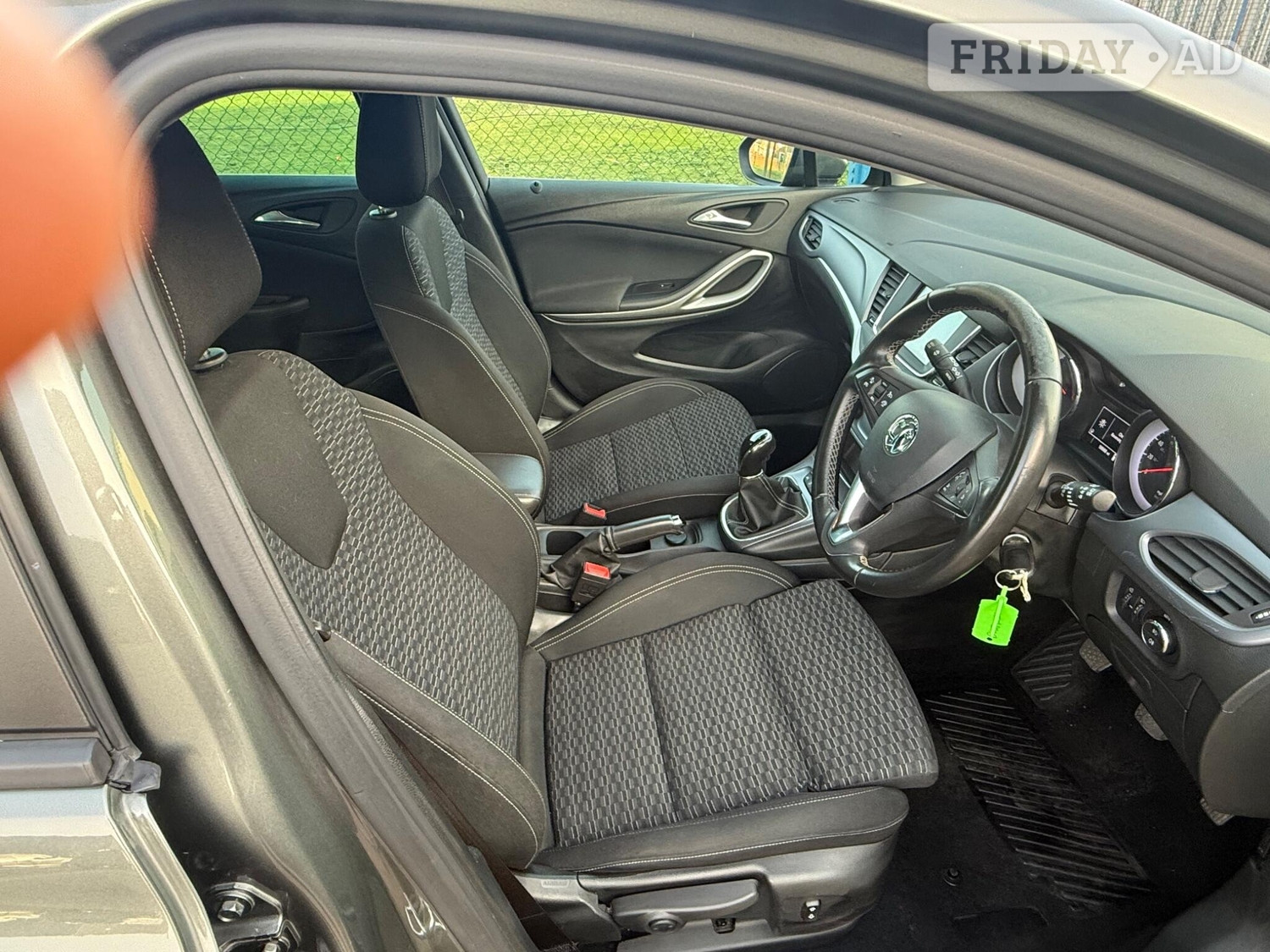 [ berth ]Vauxhall Astra