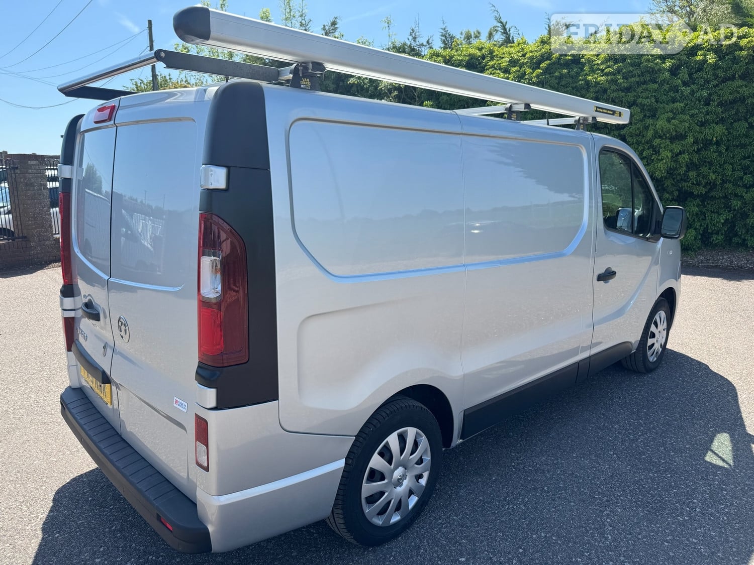 [ berth ]Vauxhall Vivaro