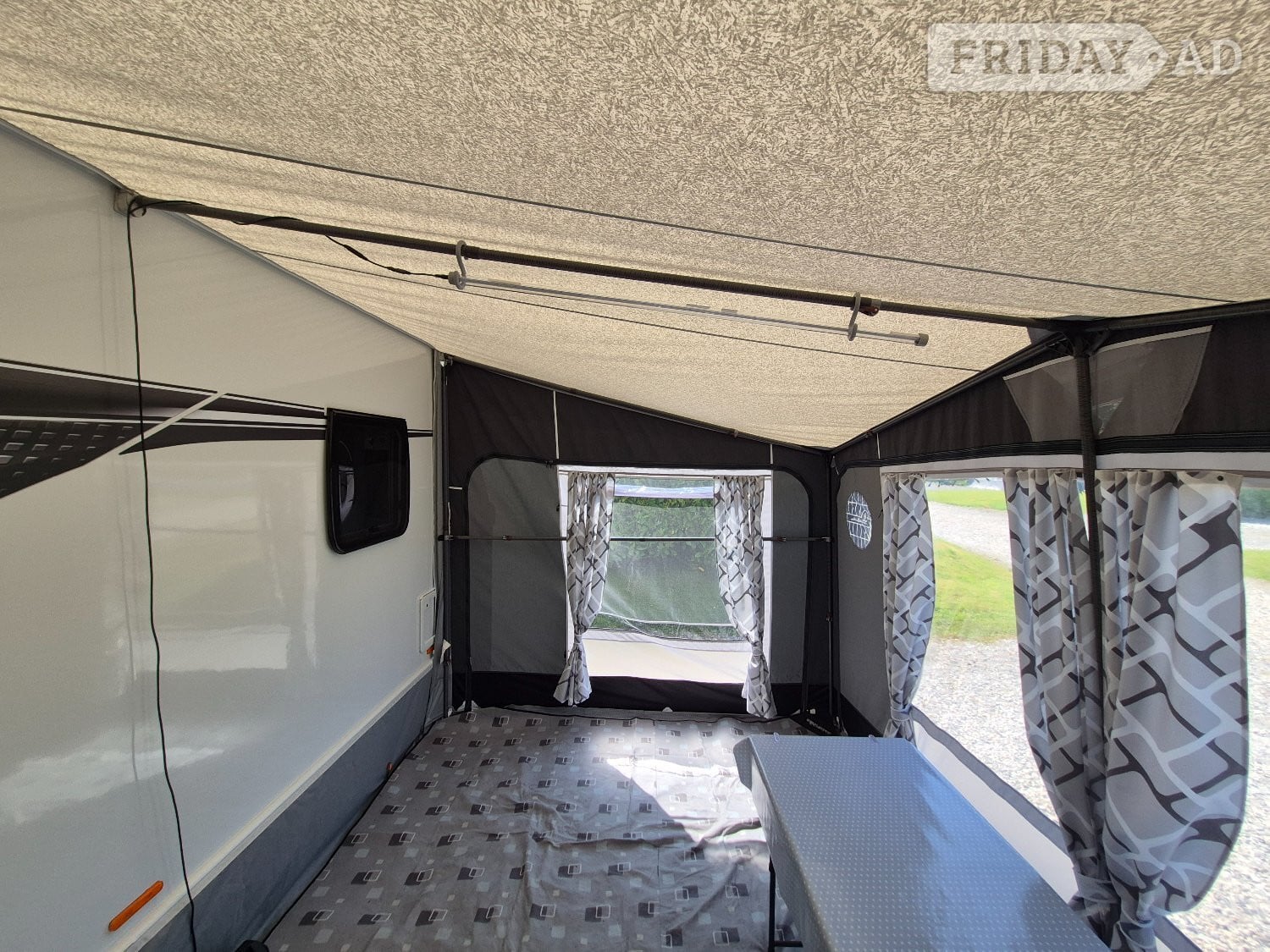 Isabella Awning – Magnum Silver 400x250 Carbon X Fibreglass Frame - 