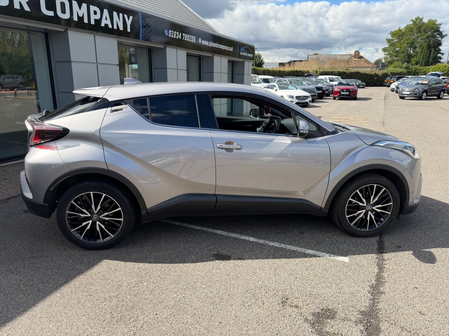 Toyota C-HR 2018 - Cars in Gillingham