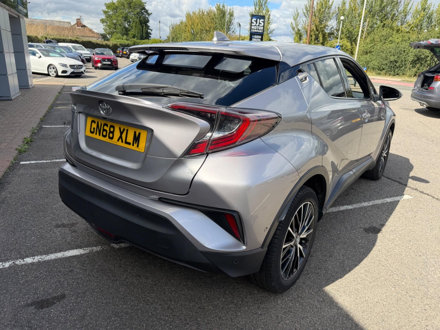 Toyota C-HR 2018 - Cars
