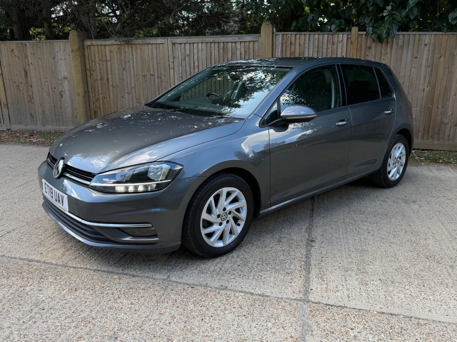 Volkswagen Golf 2019 - Cars