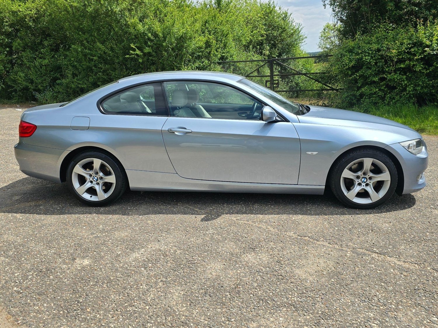 BMW 3 Series 2010 - Cars
