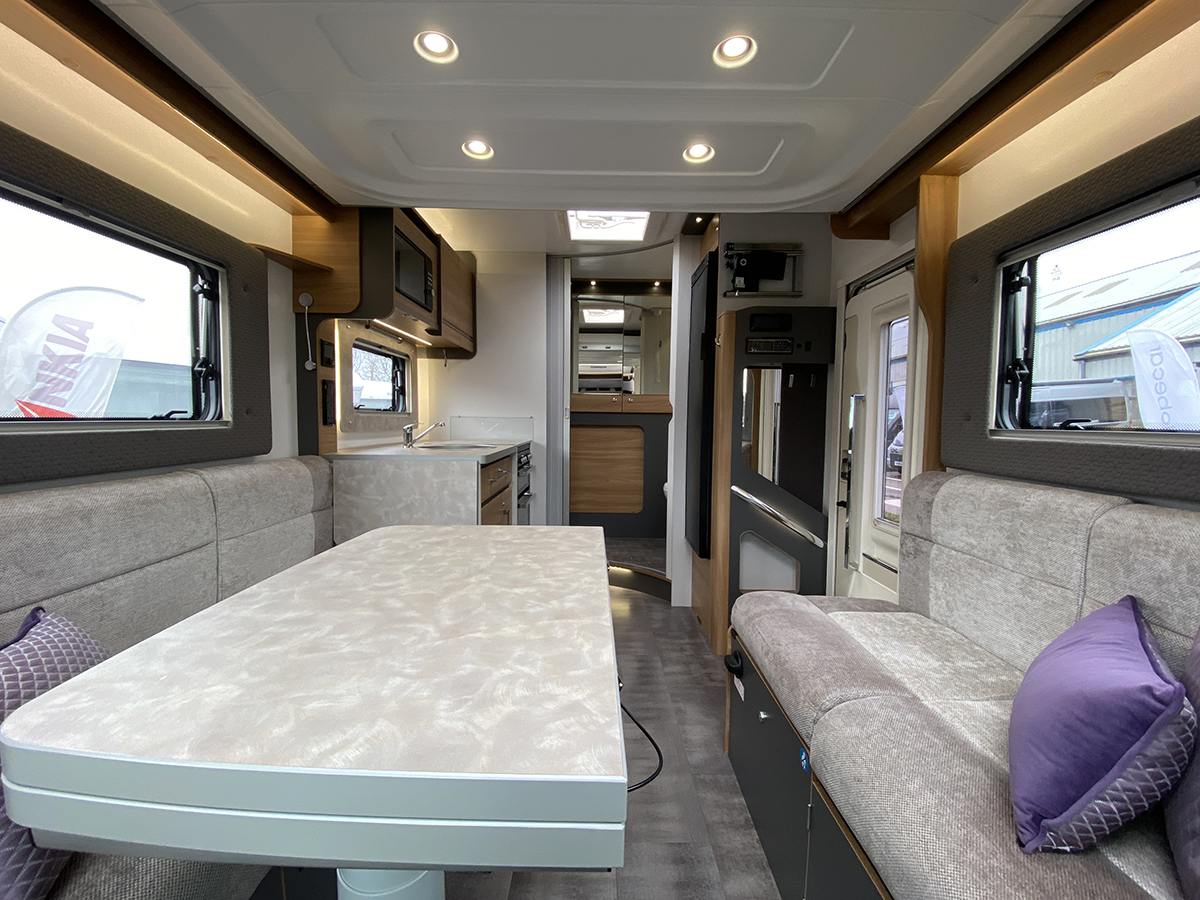 [4 berth ]Bailey Adamo 69-4