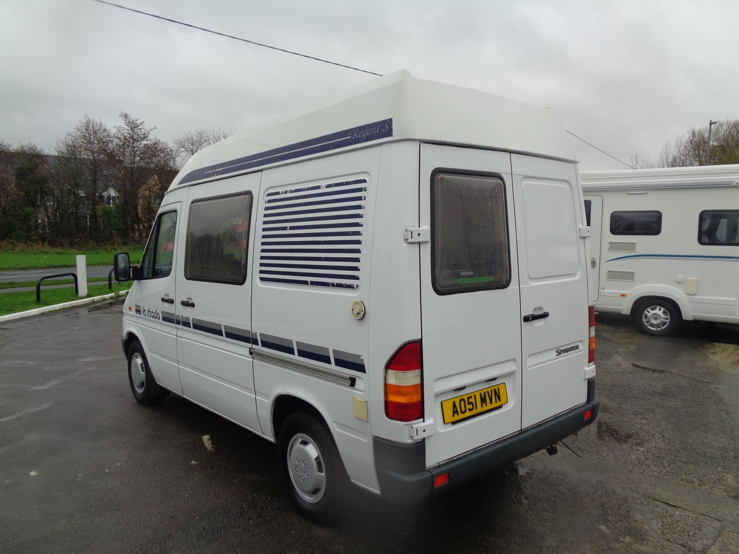 [ berth ]La Strada Regent S