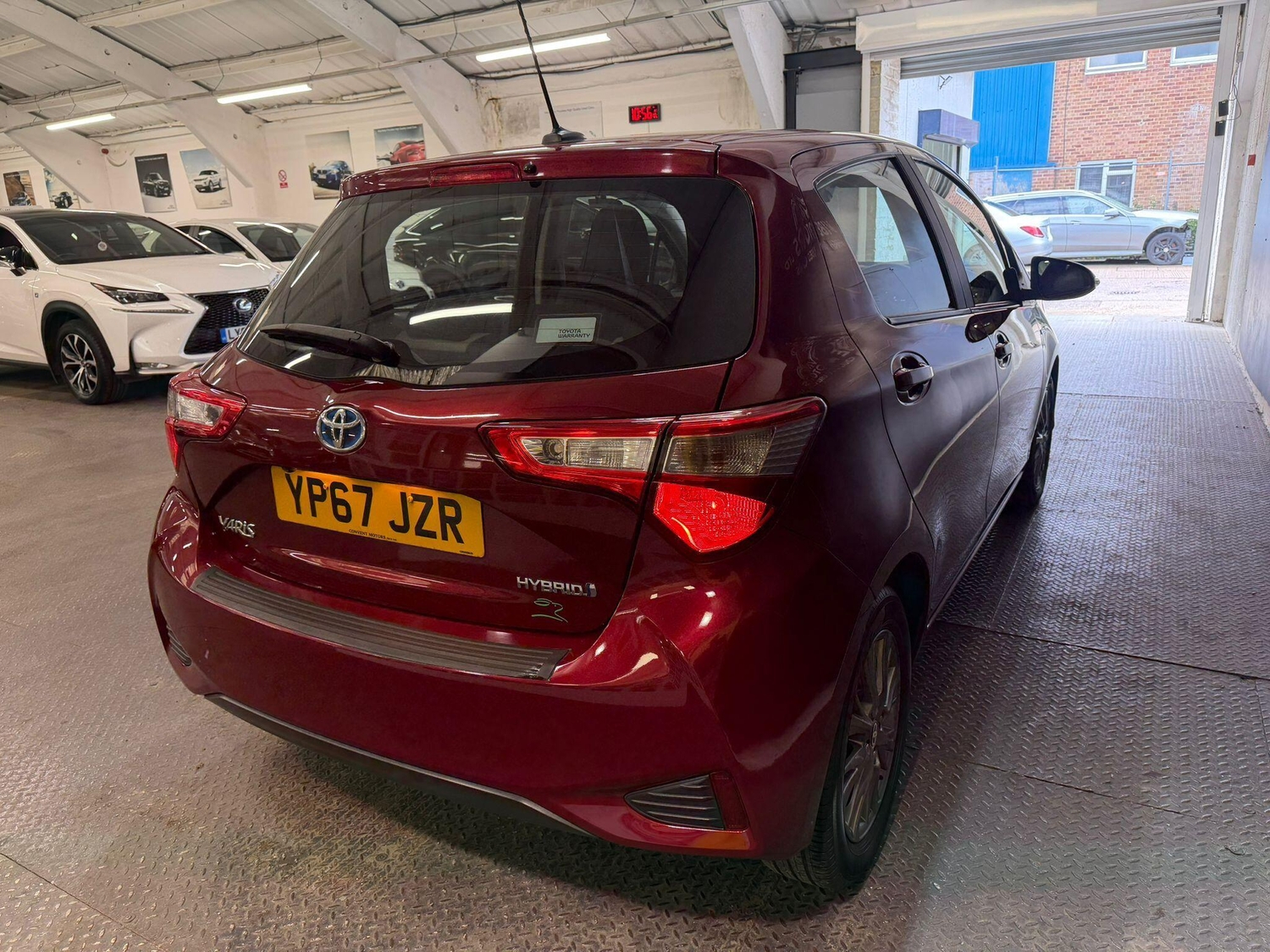 Toyota Yaris 2017 - Cars