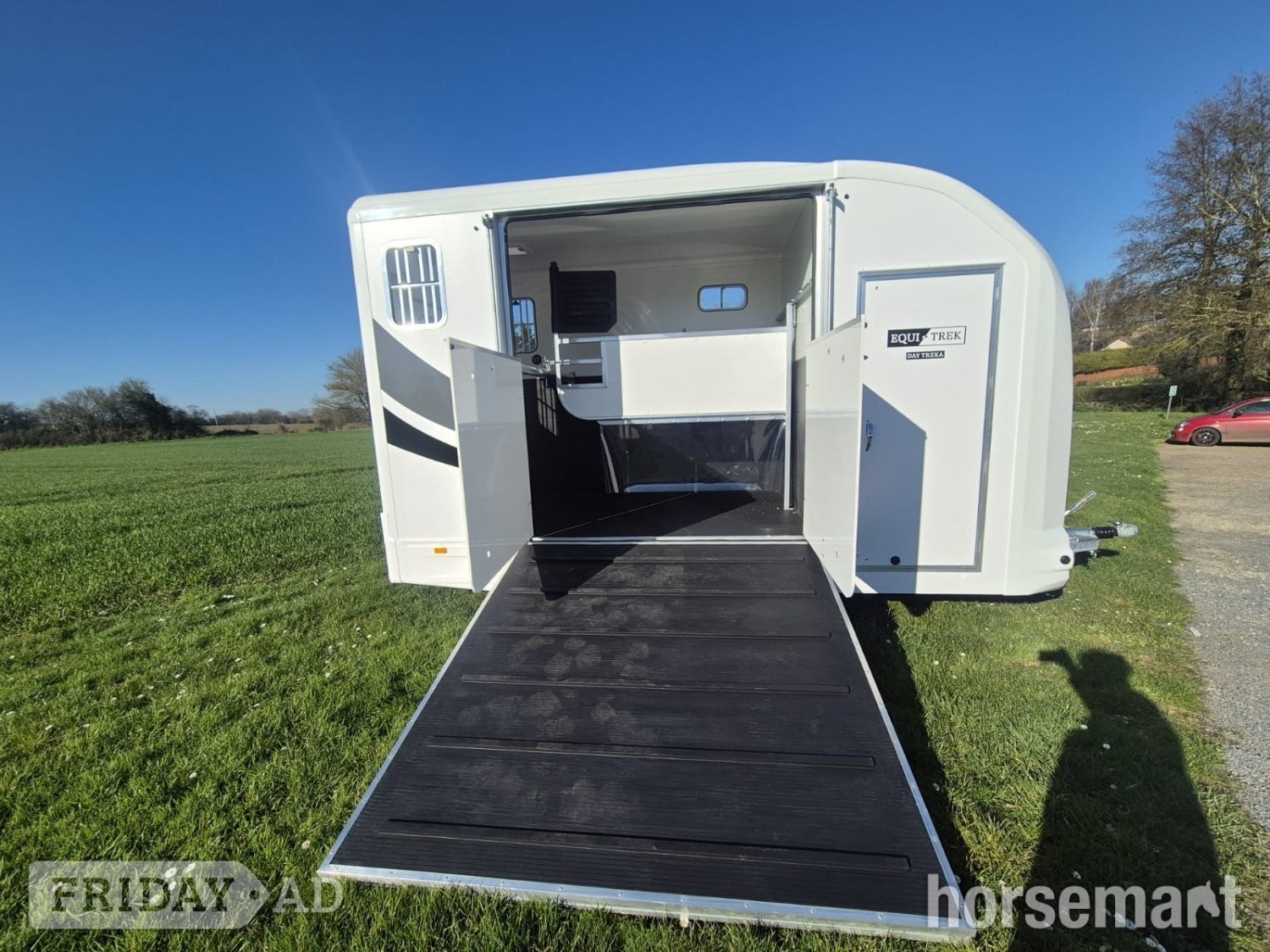 Equi-Trek Day-Treka  Horse Trailer - Trailers & Horseboxes