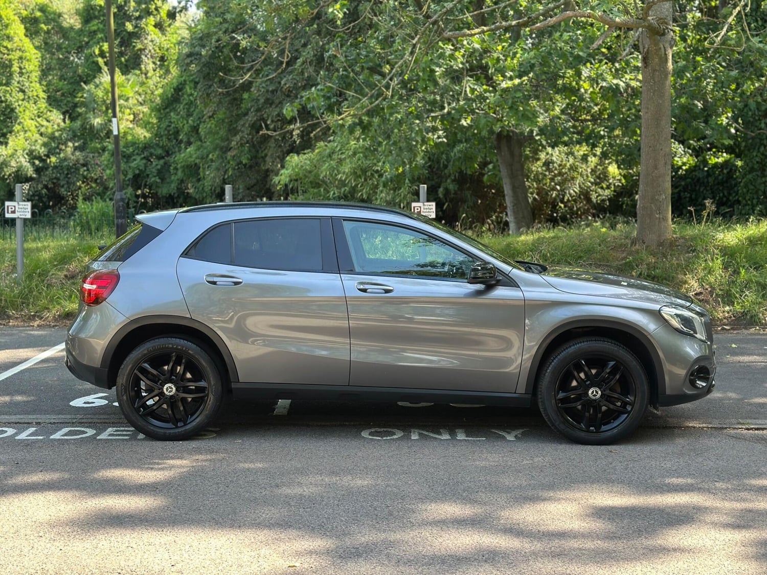 [ berth ]Mercedes-Benz GLA