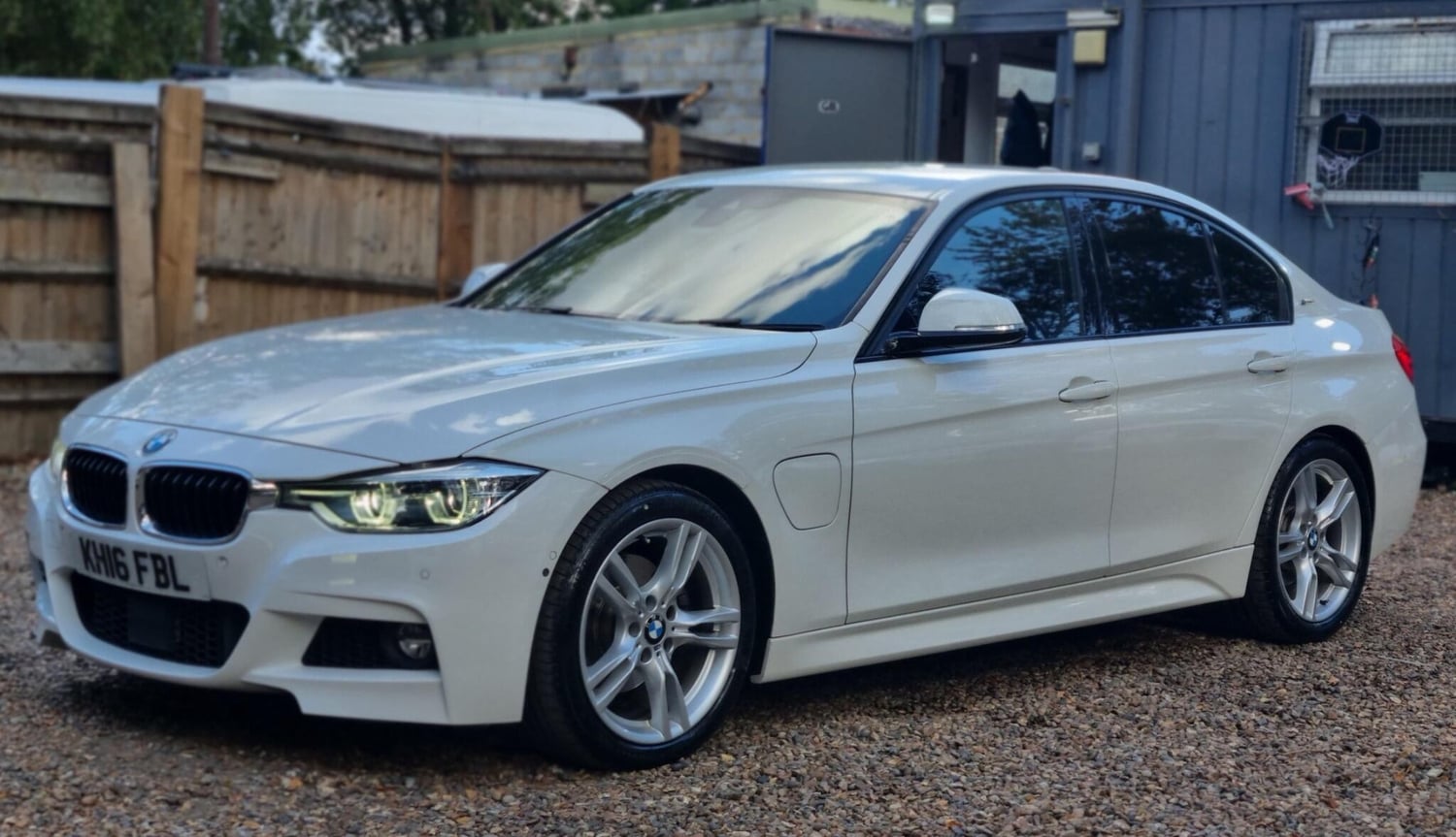 BMW 3 Series 2016 - Cars in Chertsey