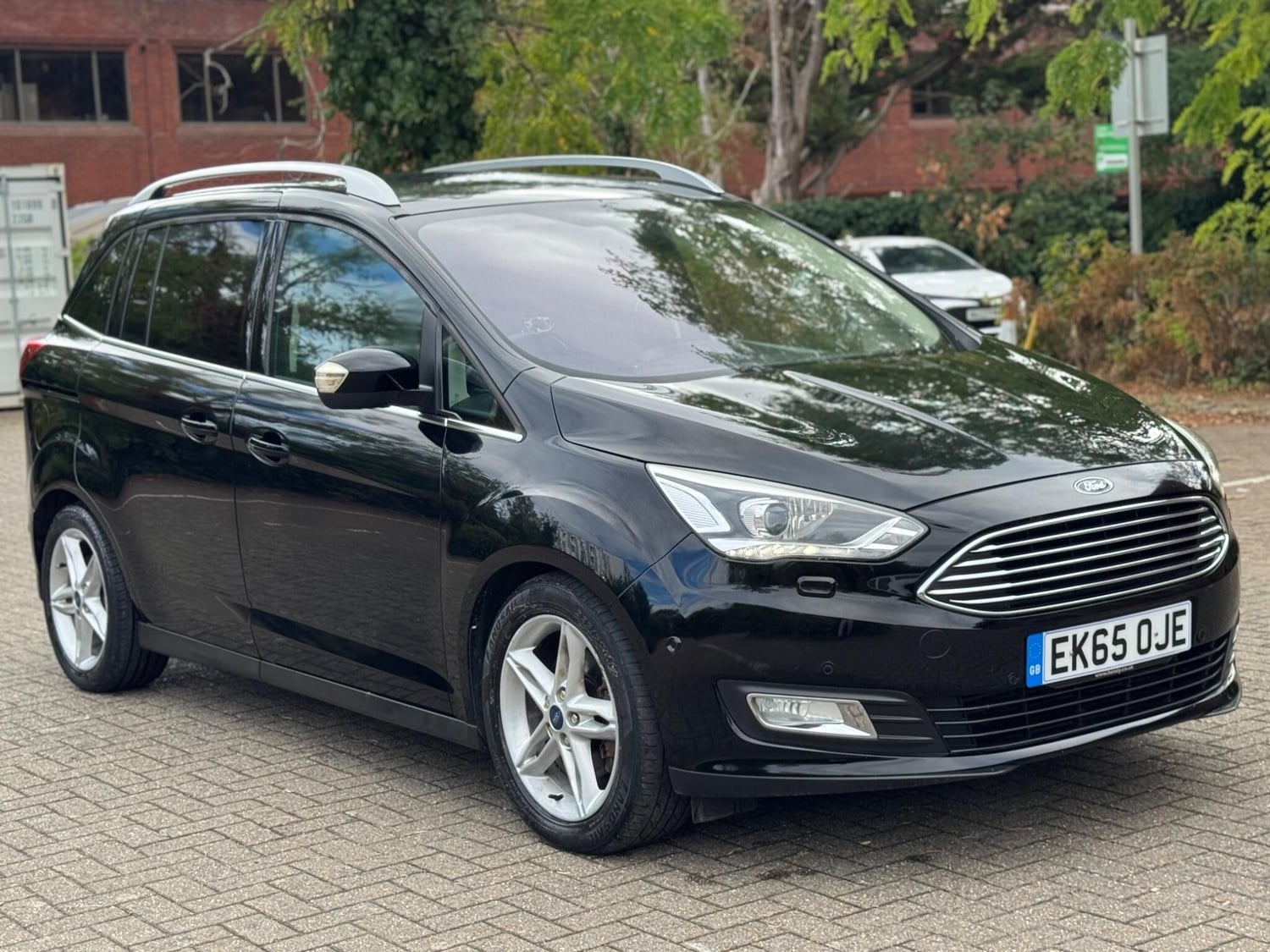 Ford Grand C-MAX 2015 in Hillingdon
