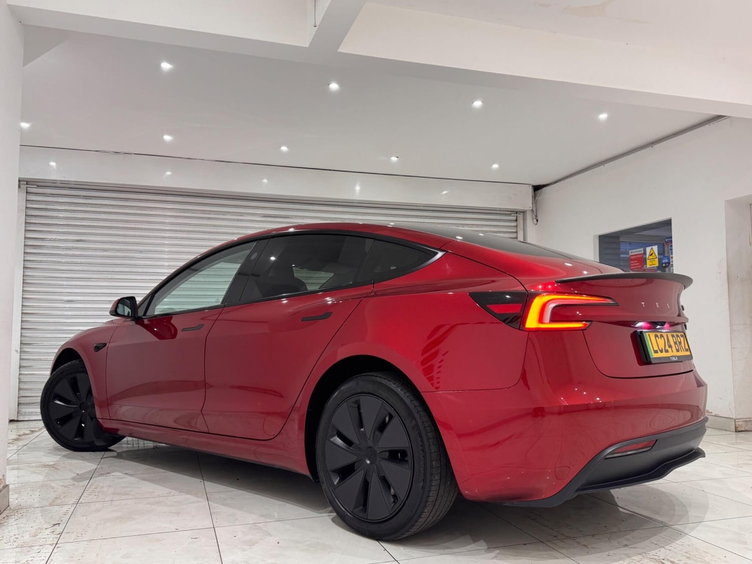 Tesla Model 3 2024 - Cars