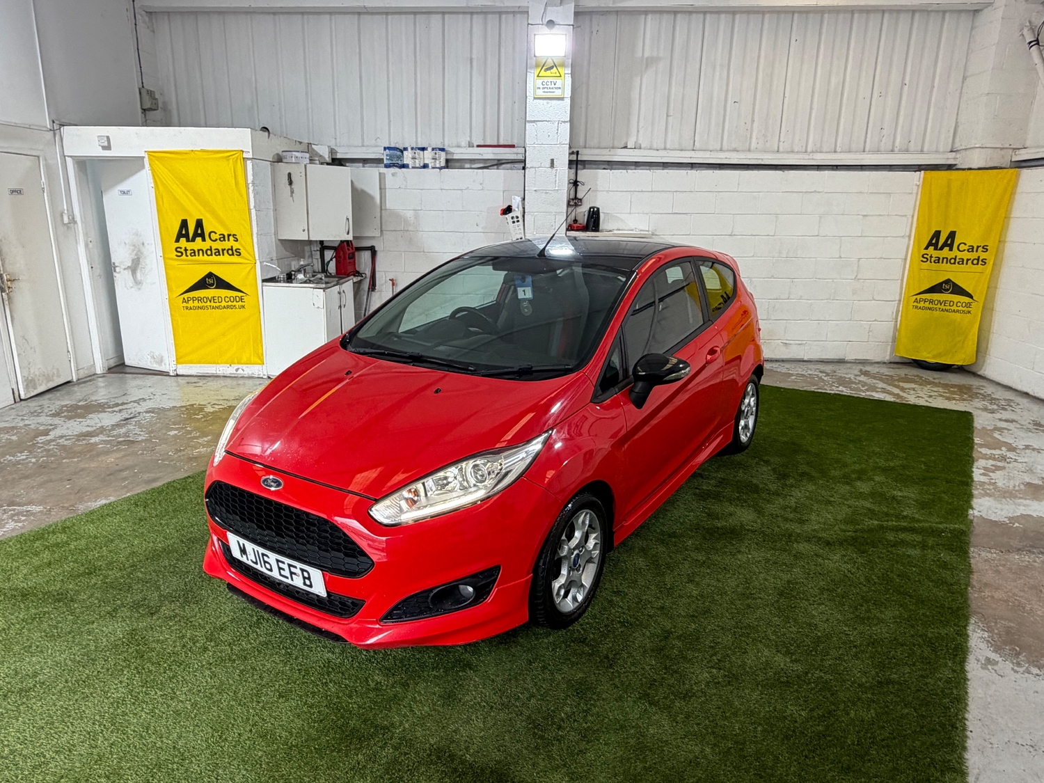 [ berth ]Ford Fiesta