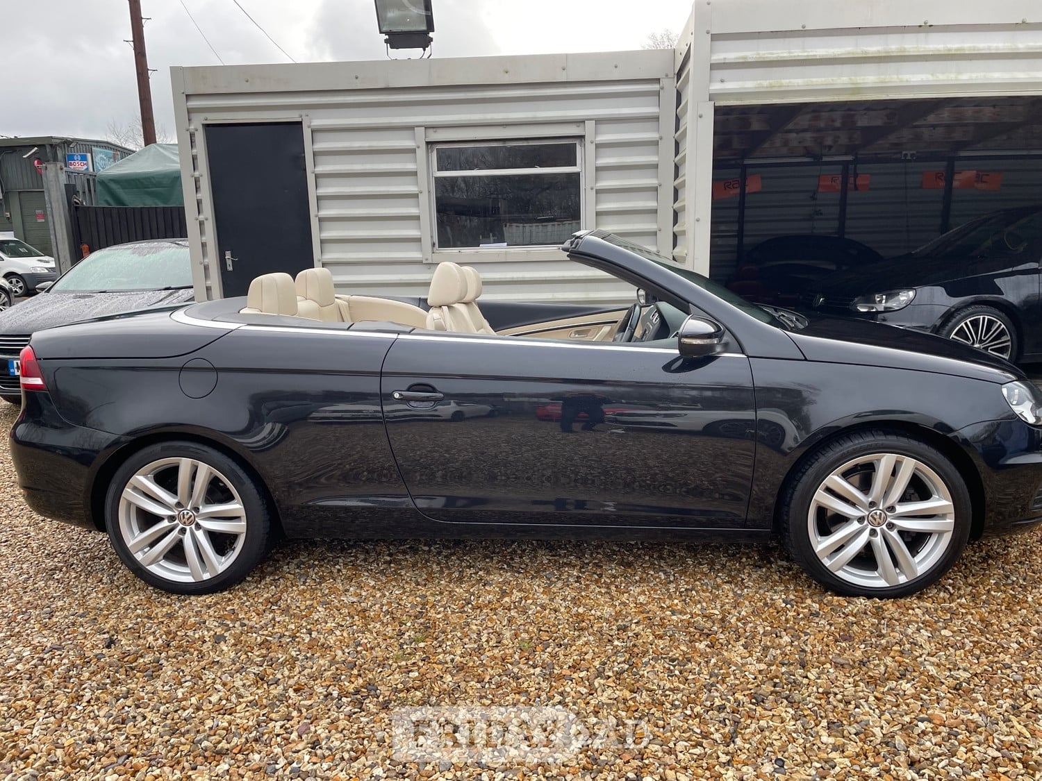 Volkswagen Eos 2012 - Cars in Farnham