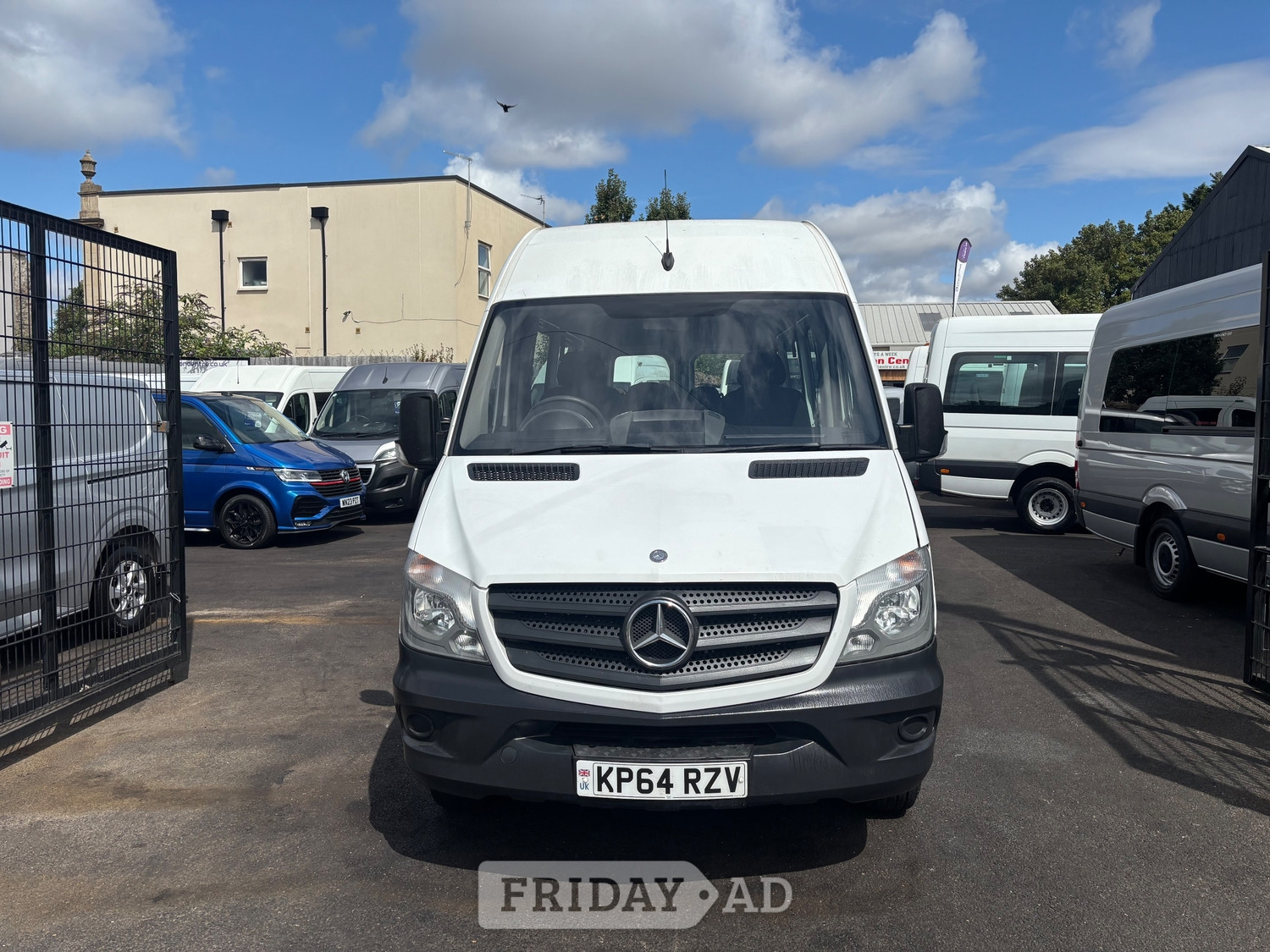 [ berth ]Mercedes-Benz Traveliner