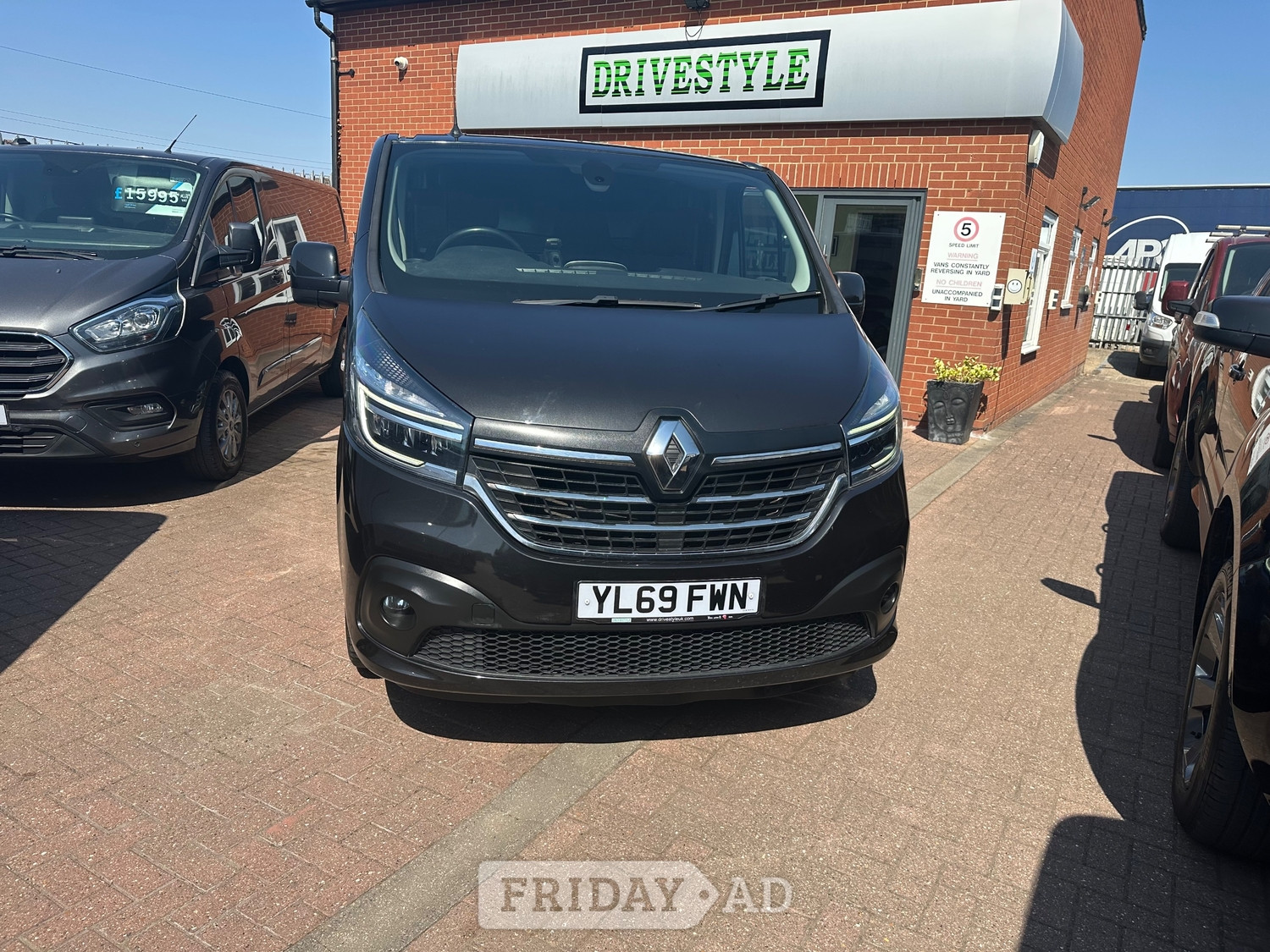 Renault Trafic Dunstable