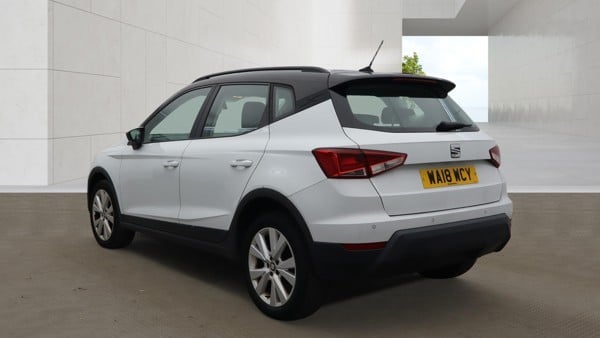 [ berth ]SEAT Arona