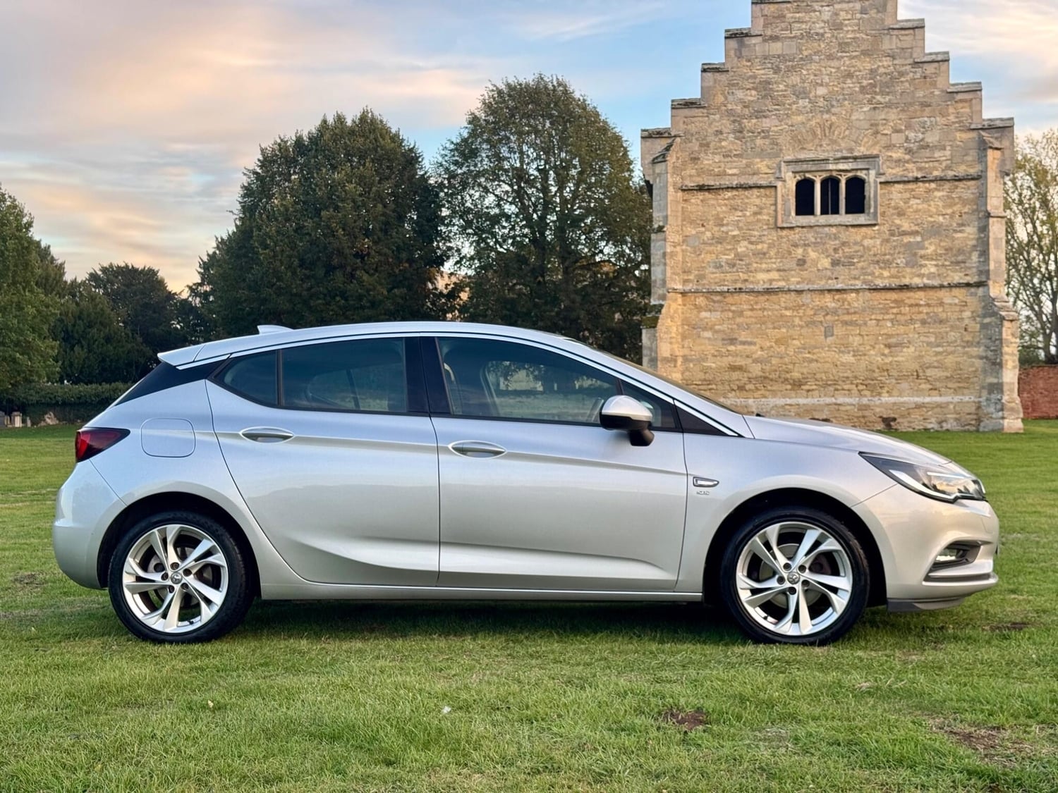 [ berth ]Vauxhall Astra