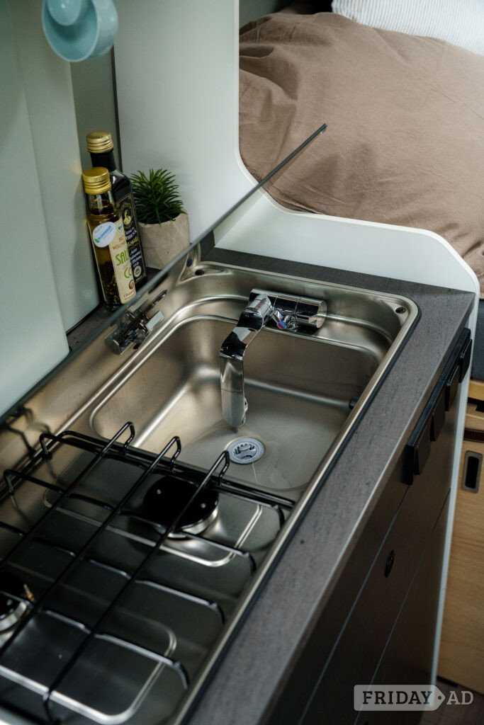 [2 berth ]Sunlight Ibex 604 D