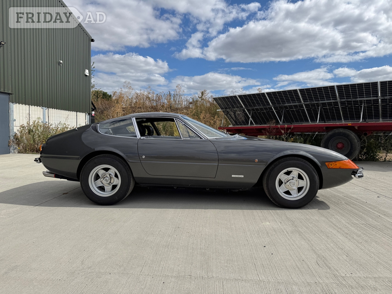 Ferrari Daytona 1971 in Henley-On-Thames