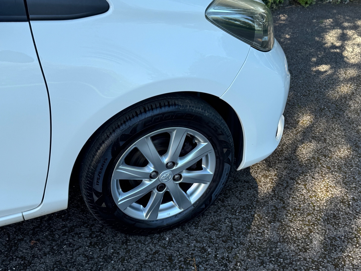 Toyota Yaris 2012 - Cars