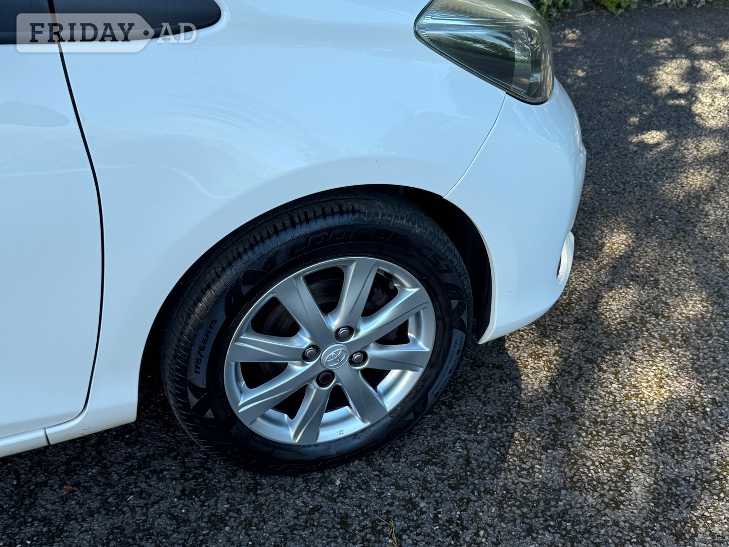 Toyota Yaris 2012 - Cars