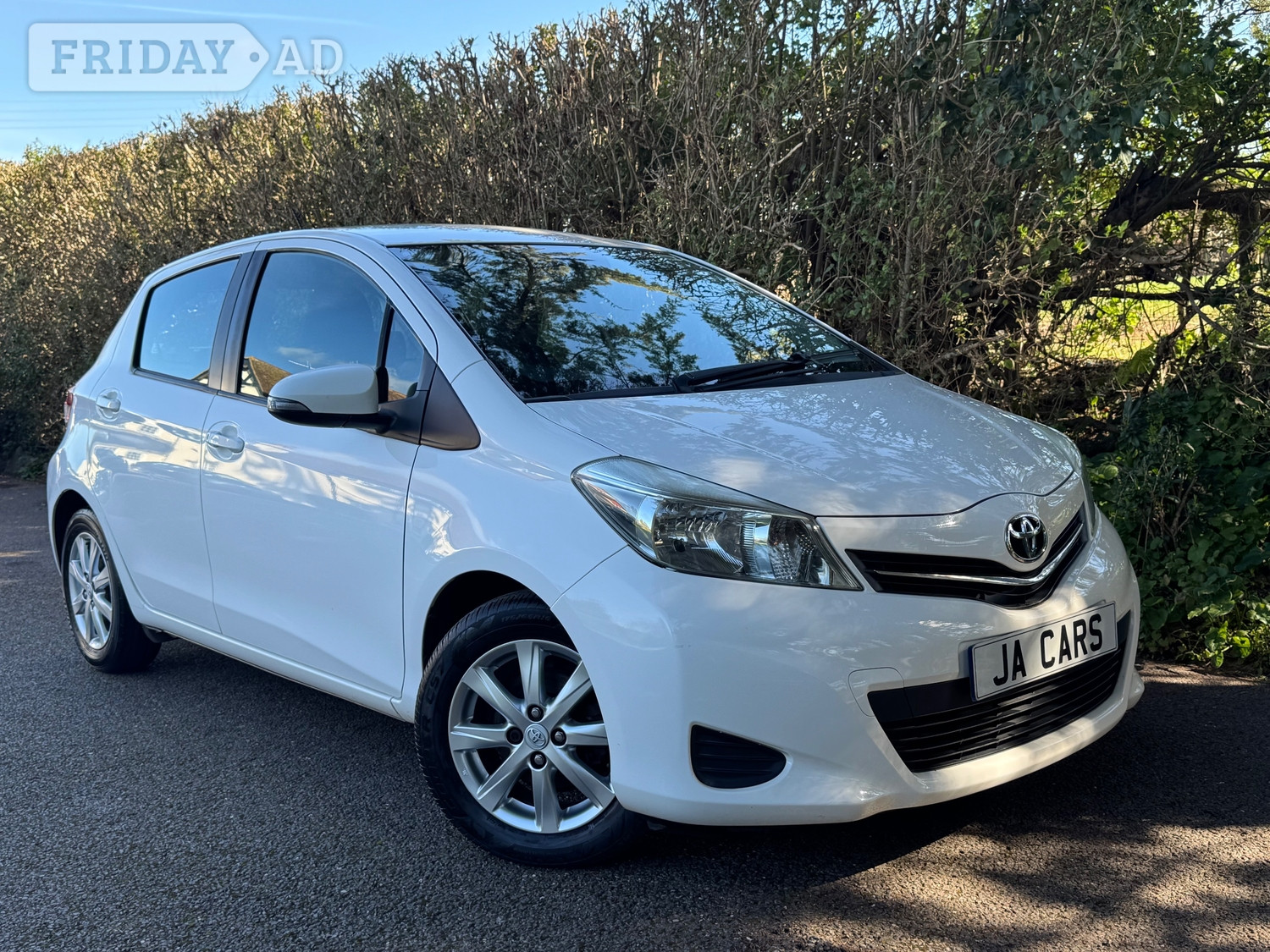 Toyota Yaris 2012 in Exeter