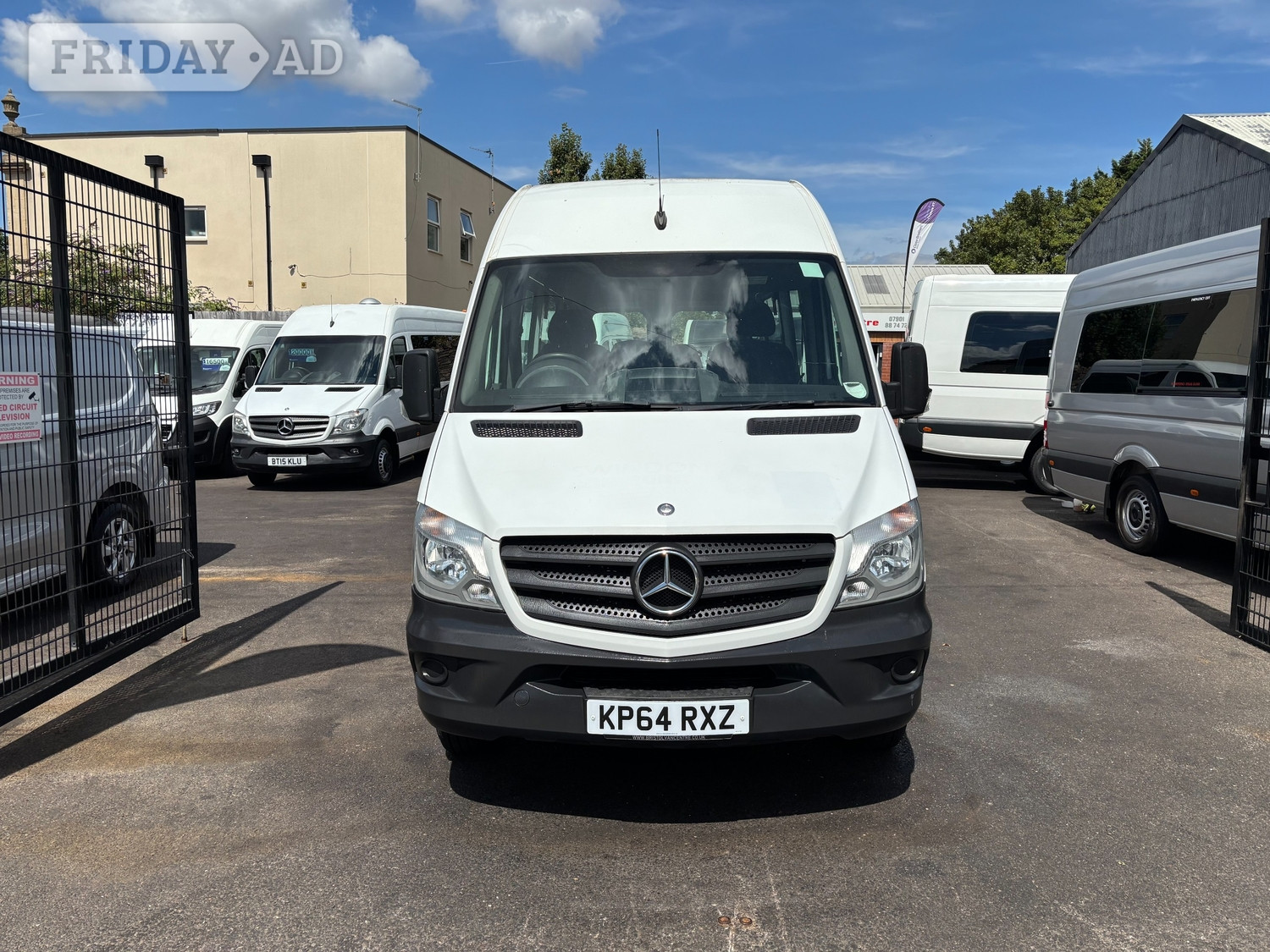 [ berth ]Mercedes-Benz Traveliner