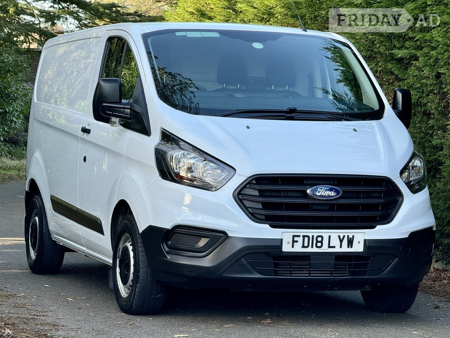 [ berth ]Ford Transit Custom