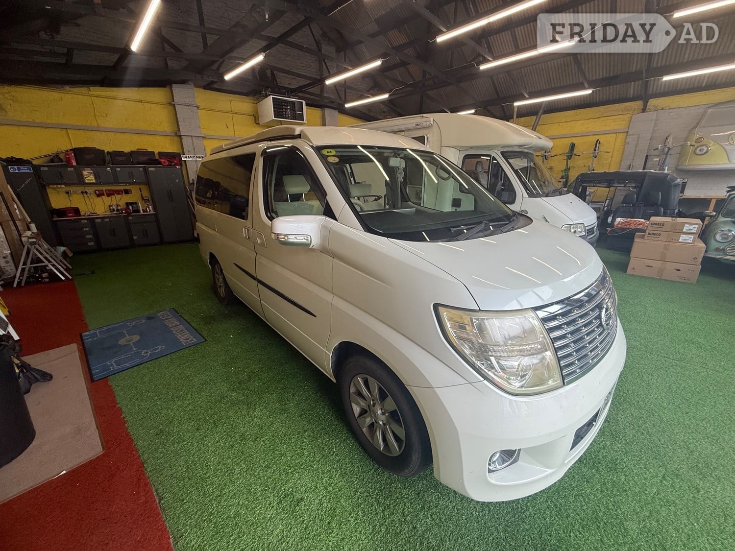 Nissan Elgrand 2018 in Gosport