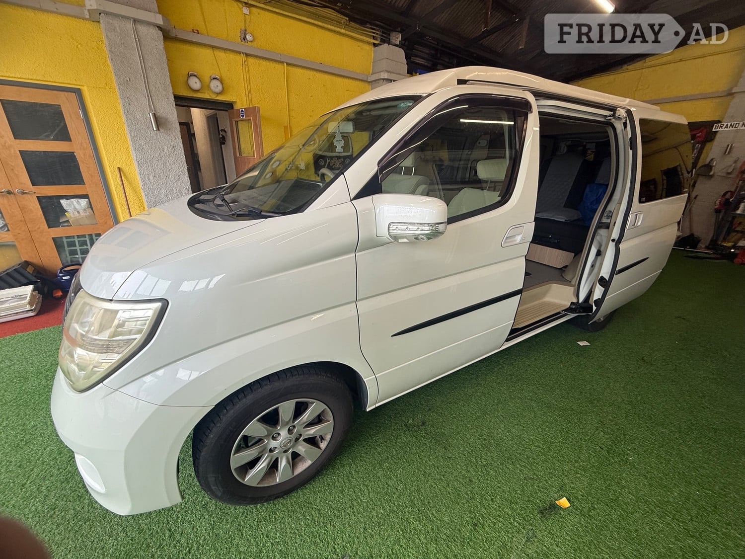 [ berth ]Nissan Elgrand