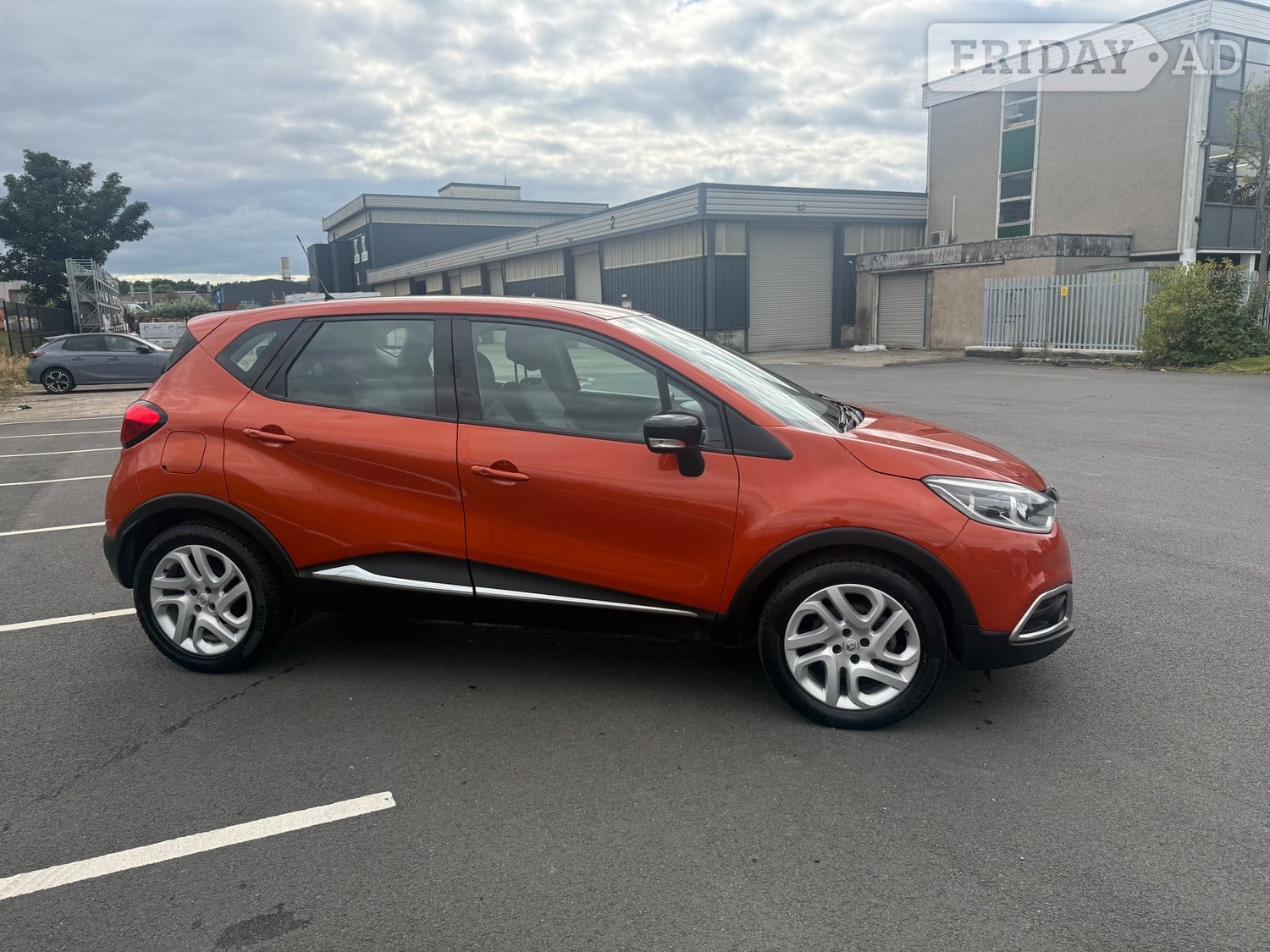 Renault Captur 2017 - Cars in Livingston