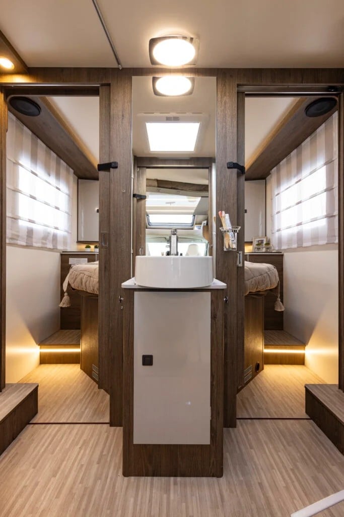 Roller Team T-Line 740 2026 for sale - Motorhomes & Caravans