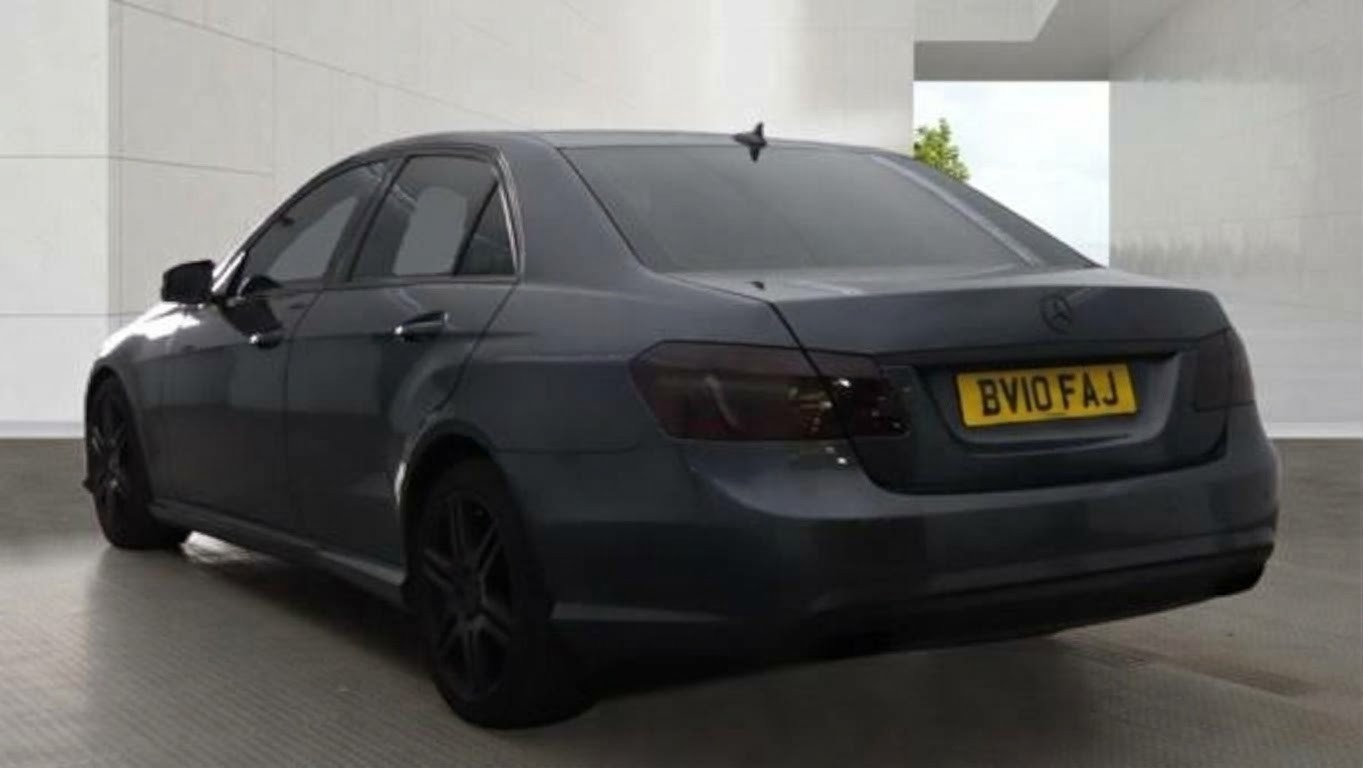 [ berth ]Mercedes-Benz E Class