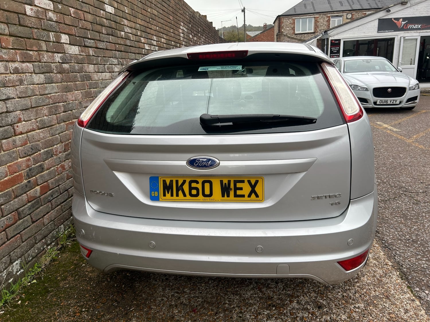 Ford Focus 2010 - Cars