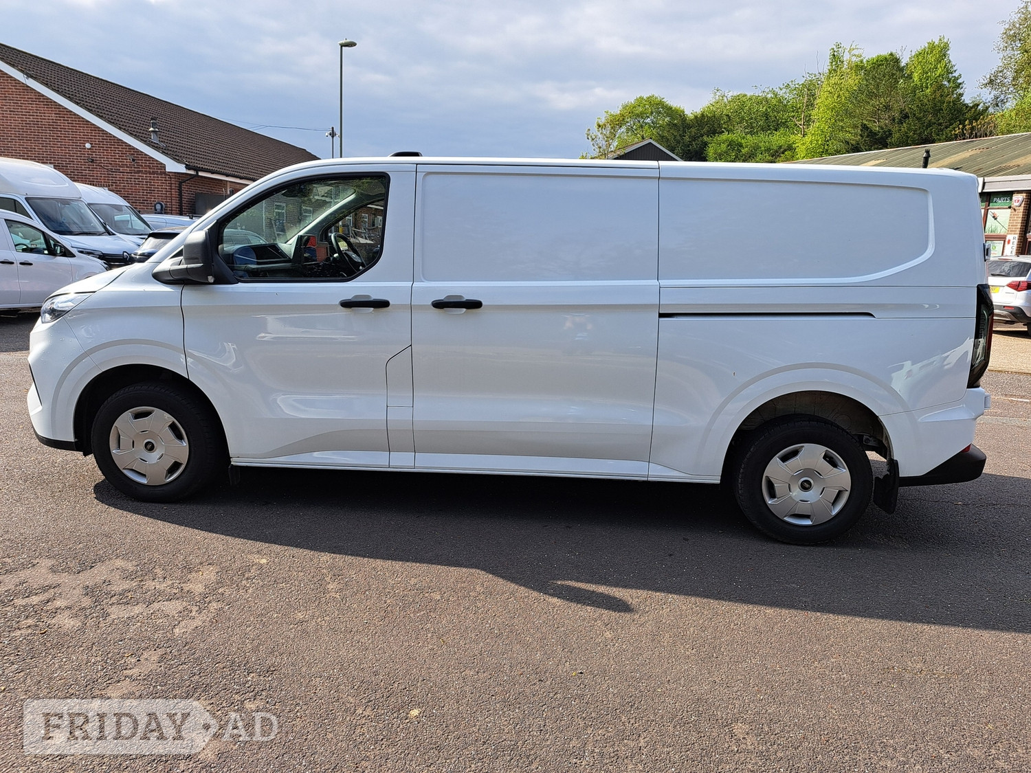 [ berth ]Ford Transit Custom