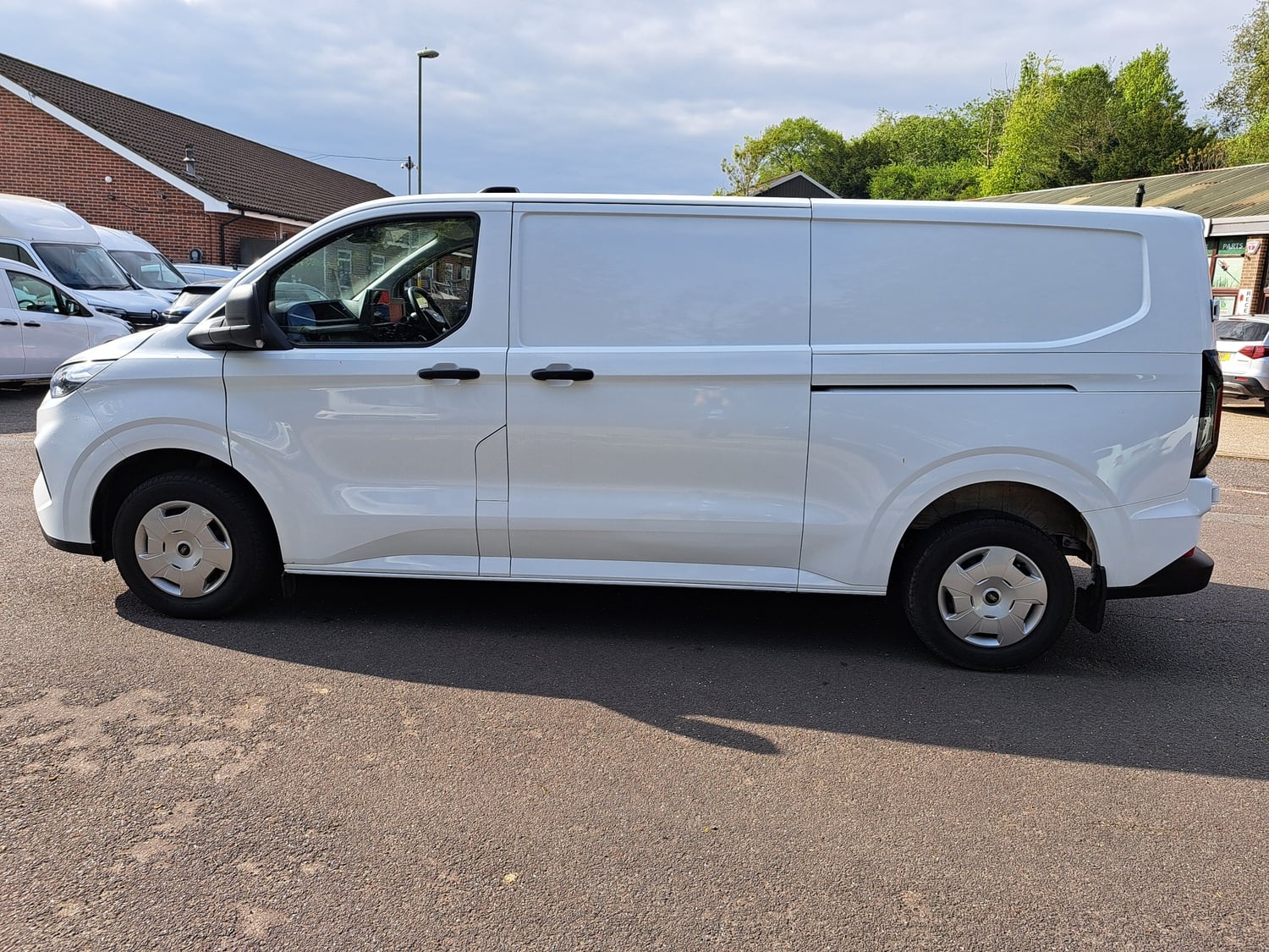 [ berth ]Ford Transit Custom