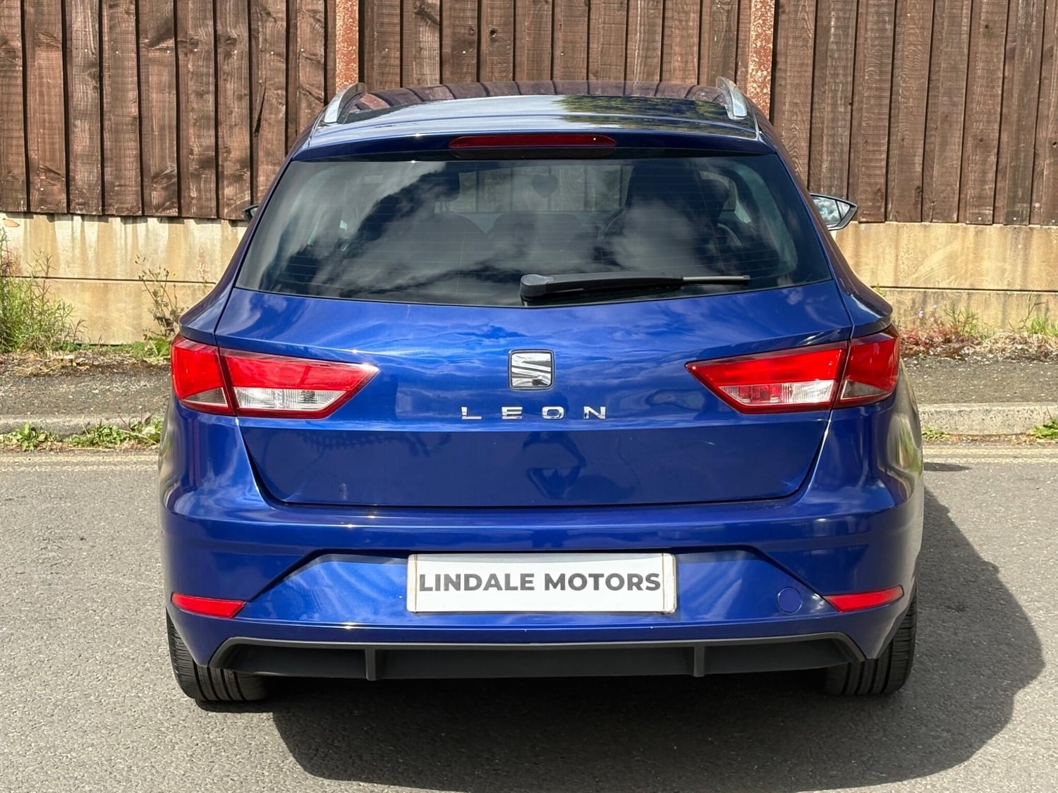 [ berth ]SEAT Leon